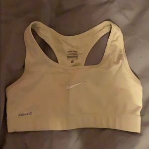 Nike pro sports bra